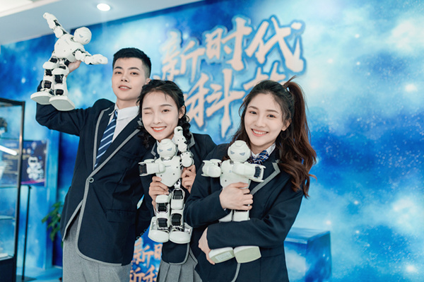 南京<a href=http://njxh.cn target=_blank class=infotextkey>高中</a>中專(zhuān)分?jǐn)?shù)線多少？